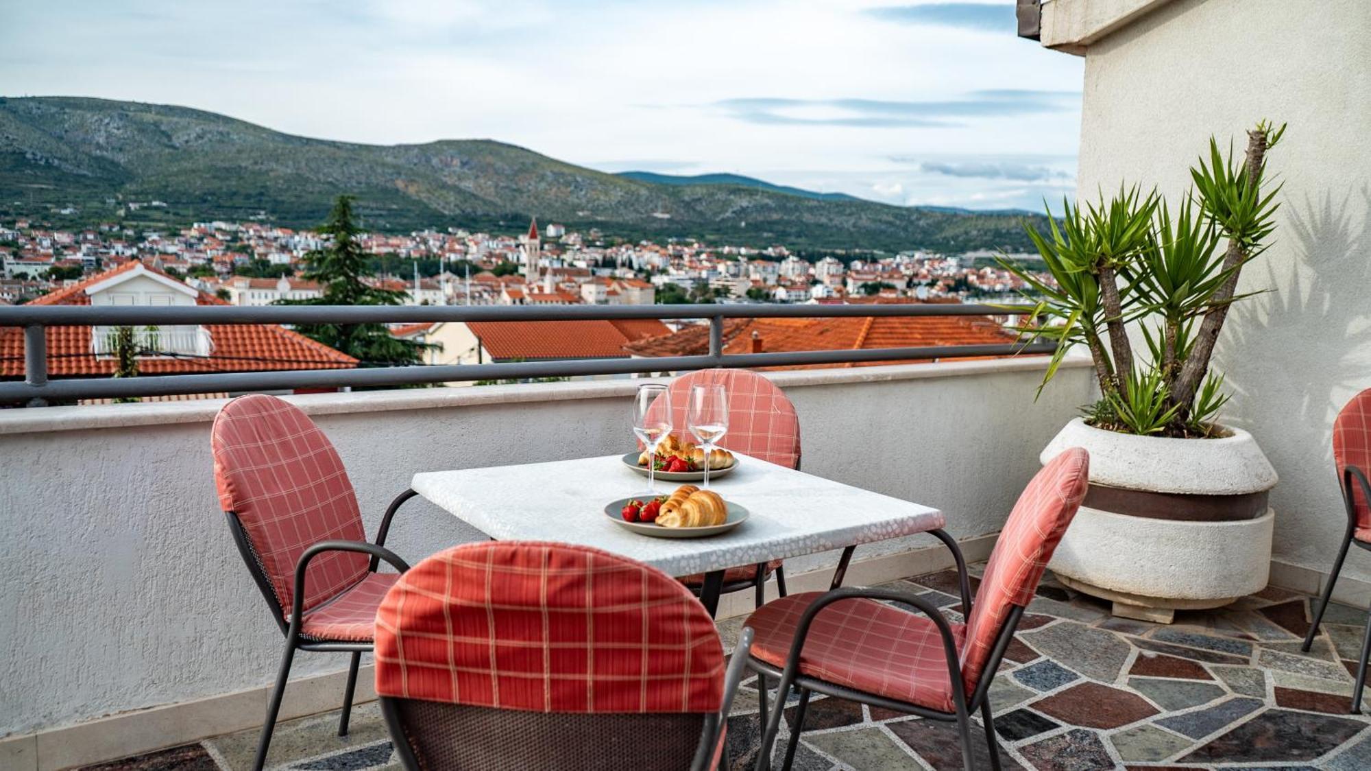 Apartments Kudelik Trogir Exterior photo