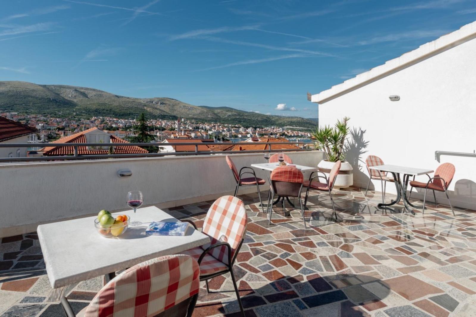 Apartments Kudelik Trogir Exterior photo