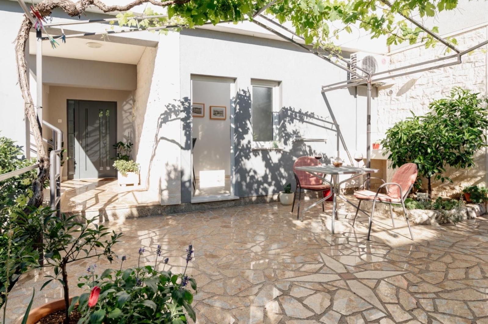 Apartments Kudelik Trogir Exterior photo